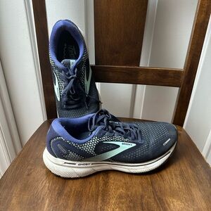 Brooks Ghost Women’s Size 9.5 Navy Running Shoes